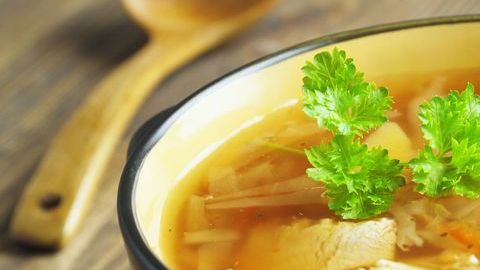 Consume durante 15 días seguidos esta sopa quema grasa y pierde de 3-8 kilos.