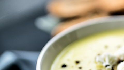 El consumo de apio es un excelente aliado para la mujer, debido a su alto contenido en vitamina C y ácido fólico.