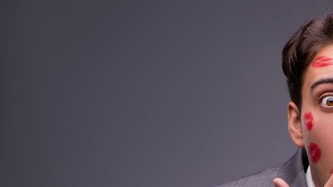 Si te engañan, seguramente no será en una noche de fiesta con sus amigos.