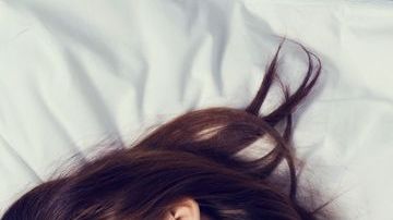 Darse la espalda mientras duermen puede ser muy mala señal.