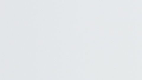 La Fed calcula que, como media, los hogares con deuda en tarjetas tienen que devolver unos $5,700./Archivo