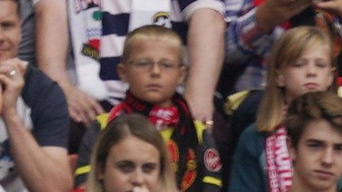 Daniel James celebra su impresionante gol, que no fue suficiente para el triunfo.