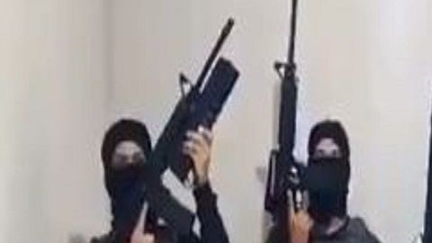 VIDEO: Grupo élite del CJNG interroga a dos policías antes de descuartizarlos