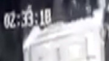 VIDEO: Sicario asesina a policía en entrada de centro nocturno de Tijuana