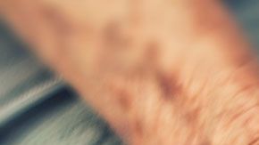 La mujer falleció antes de que las autoridades pudieran obtener información de su atacante.