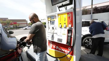 El precio del galón de gasolina podría subir hasta 25 centavos.