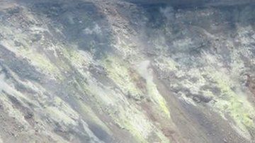 La laguna crece cerca de un metro por semana.