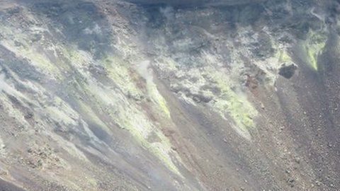 La laguna crece cerca de un metro por semana.