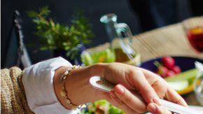 Una de las causas de comer en exceso es que estamos rodeados de señales de comida