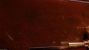 El inodoro hecho de oro de 18 quilates había sido exhibido antes en el Museo Guggenheim de Nueva York.