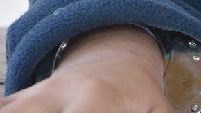 Una niña de 6 años fue esposada tras tener una pataleta en una escuela de Florida, Estados Unidos (foto genérica).