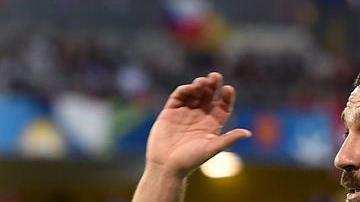 El mediocampista turco Arda Turan condenó los atentados en el aeropuerto de Estambul.