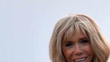 Emmanuel Macron y su esposa Brigitte.