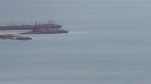 Adrian Farrington está ahora en el hospital con una pierna fracturada.