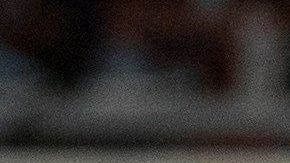 Adrian Salcedo (i) de Dominicana disputa un balón con Rodolfo Zelaya de El Salvador.