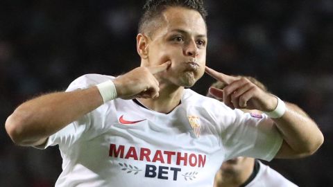 "Chicharito" le dedicó su primer gol con el Sevilla  a su hijo Noah, quien cumplía 3 meses de edad.