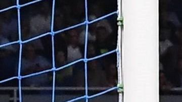 Carlo Ancelotti le sigue teniendo confianza Lozano y lo volvió a ubicar como un delantero titular.