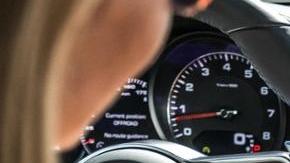 El Porsche taycan es prácticamente un teléfono gigante