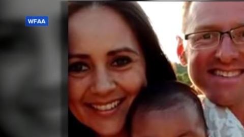 El bebé que le entregaron no tenía los rasgos de sus padres.