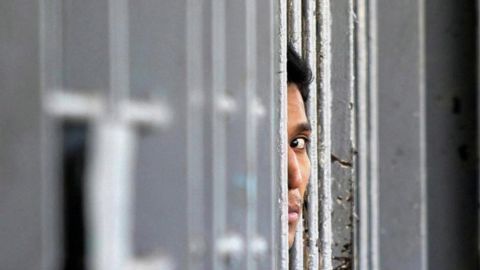 Los agentes antimotines no pudieron evitar la riña que dejó un muerto y dos heridos.