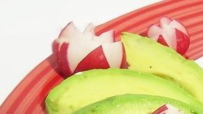 Existen diferentes versiones para preparar esta auténtica receta mexicana, es un platillo versátil que se acopla a todos los gustos. Pueden servirse con salsa verde, roja, mixta, mole y con tus guarniciones favoritas.