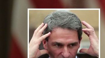 Trump dijo que podría suspender la "ciudadanía por derecho" con una orden ejecutiva.