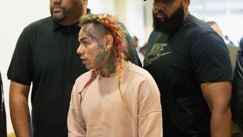 Tekashi 6ix9ine durante su arresto en agosto de 2018.