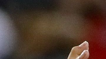 Tres errores de Araujo y un penal de Salcedo tienen abajo al 'tricolor'