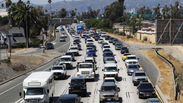 Cierres de calles afectan el tráfico en Los Ángeles