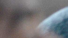 Algunos de los jóvenes que escuchaban a la cantidata levantaron la mano para mostrar su apoyo a la propuesta.