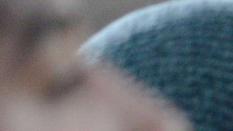 Algunos de los jóvenes que escuchaban a la cantidata levantaron la mano para mostrar su apoyo a la propuesta.