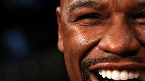 A Floyd Mayweather lo que le sobra es dinero. Así que una demanda por no pagar sí que es noticia.