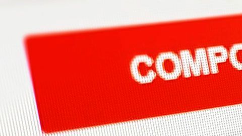 Para algunas personas, el modo oscuro les ayuda a que no se les canse la vista tan rápido.