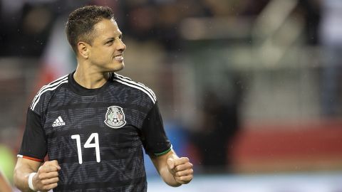 Javier Hernández llegó a Sevilla