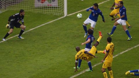 Según Paul Delgadillo, el gol de Aquivaldo Mosquera que dio por bueno, no debió contar en la final del Clausura 2013.