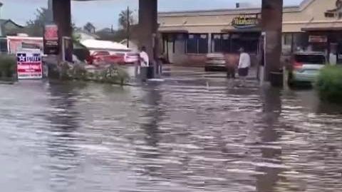 Los residentes del condado de Chambers son de los más afectados en Texas por las inundaciones.