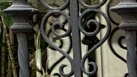 Blanca Soto y Eduardo Noriega durante un descanso del rodaje de 'No Te Puedes Esconder'.