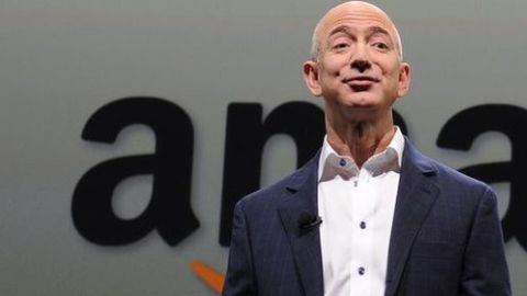 La compañía de Jeff Bezzos anuncia que ofrecerá 300,000 nuevos puestos de trabajo.