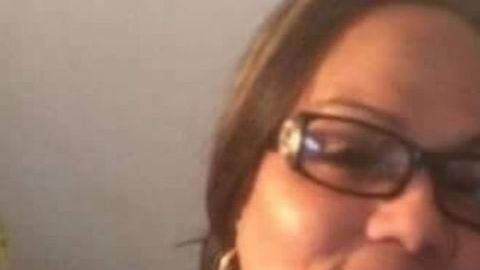 La casera y la vivienda en llamas