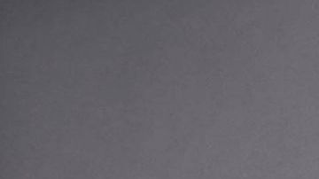 Raúl Jiménez luce con orgullo el nuevo uniforme del Wolverhampton.