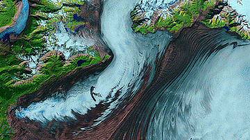 Movimiento del hielo en el Glaciar Malaspina en el sureste de Alaska.