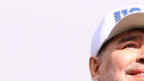 El "10" no pudo contener las lágrimas por las muestras de cariño y reveló por qué no había dirigido en Argentina