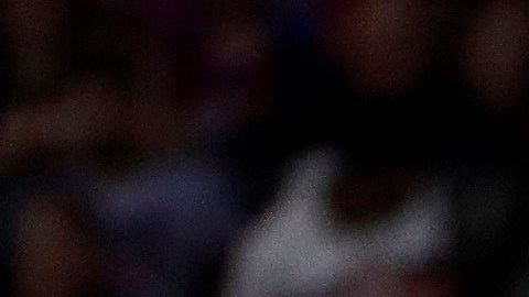 Messi salió del partido en el medio tiempo luego de sentir molestias.