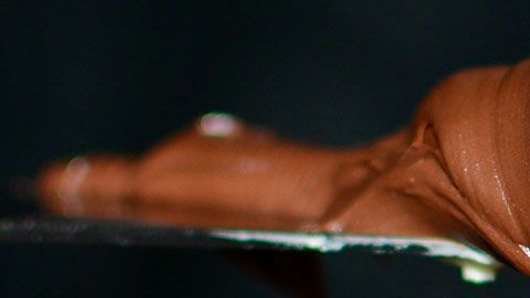 Tuvieron que drenar toda la crema de cacao del camión para poder remolcarlo.