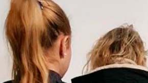 La mujer de  45 años, enfrenta varios cargos.