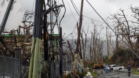 Todavía resuenan los informes, luego corroborados por múltiples fuentes, de que Donald Trump -quien falsamente ha alegado que a la isla se le han asignado $92,000 millones para su recuperación-, ha buscado frenar la ayuda a la isla.