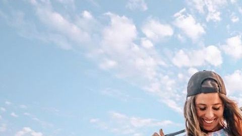 Imagen de Martina Saravia viajando a Ibiza, España.