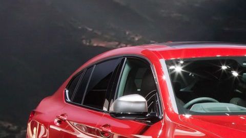 shutterstock_1051952102