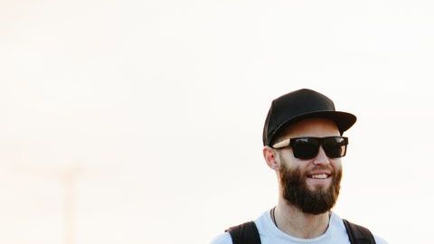 Vecinos lo acusan otras explosiones y de lanzar clavos "desde el cielo".