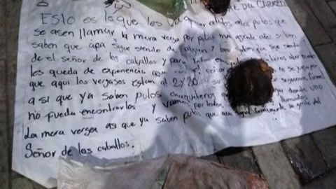 Sicarios dejan dos cabezas humanas junto narcomensaje donde gobierna Cuauhtémoc Blanco